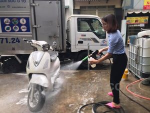 rửa xe bọt tuyết