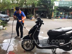 rửa xe máy thường xuyên