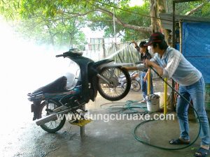 bo-dung-cu-rua-xe-may-gom-nhung-gi-1