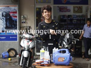 dung-cu-rua-xe-may-tai-nha-gom-nhung-gi