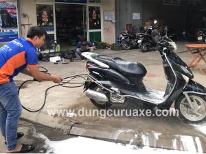 quy-trinh-rua-xe-may-chuyen-nghiep
